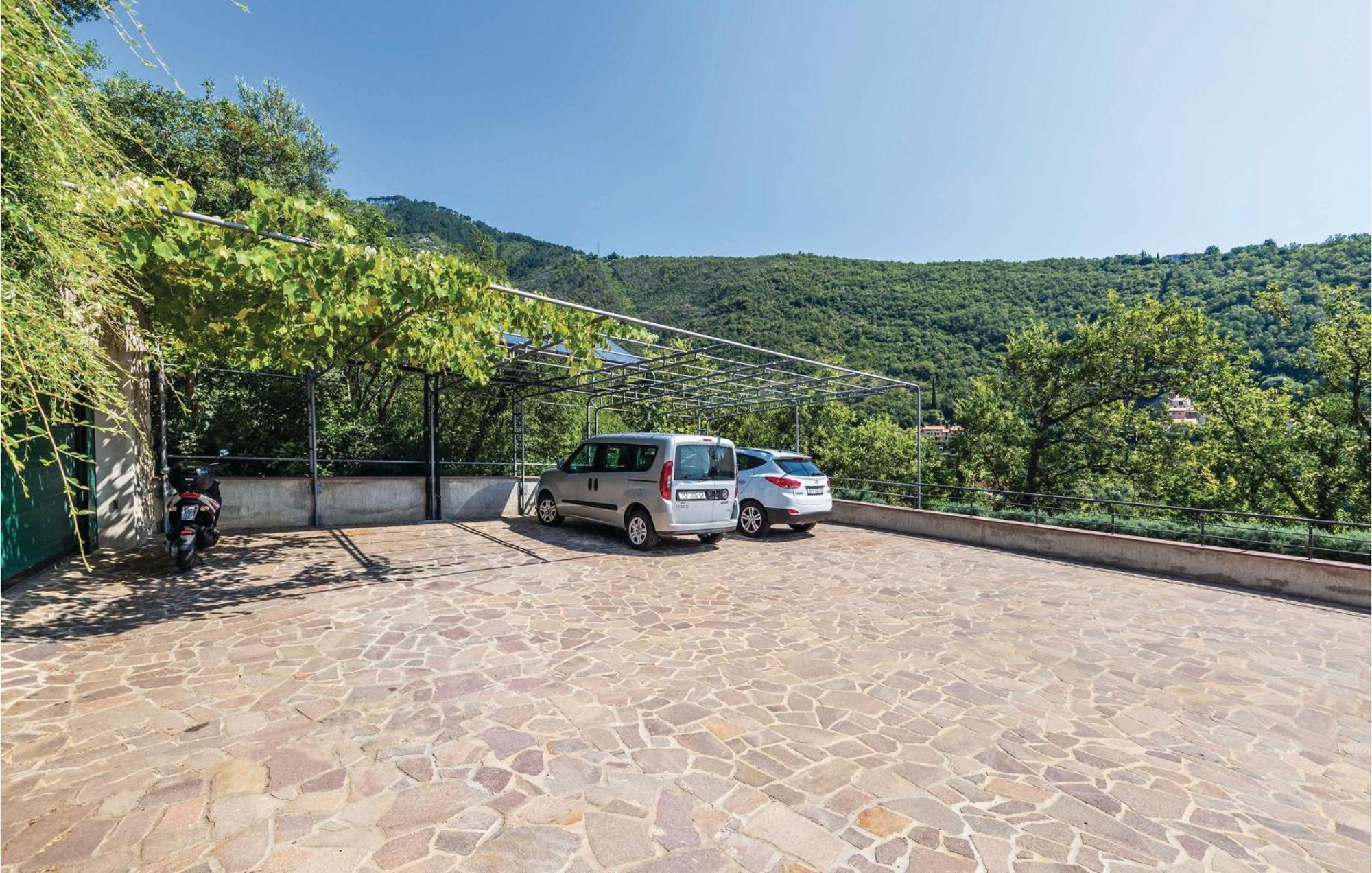 Stunning Apartment In Moscenicka Draga With Wifi Εξωτερικό φωτογραφία